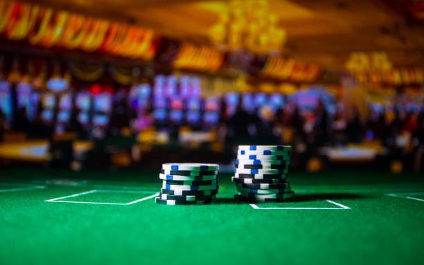 Sic Bo live-dealer table on hondatoto slot with clear dice shaker